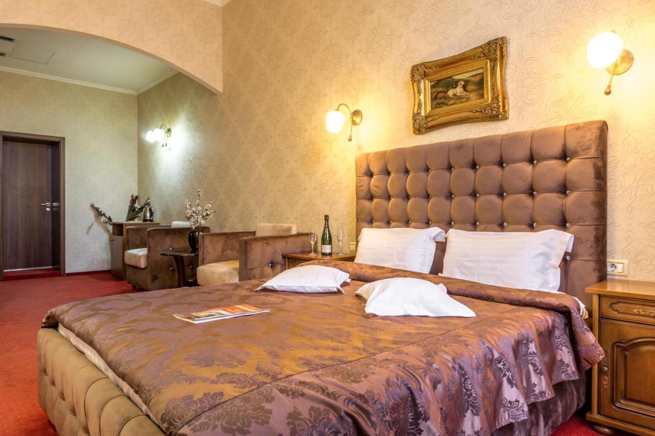 Hotel Ferdinand ฮาเซก ภายนอก รูปภาพ