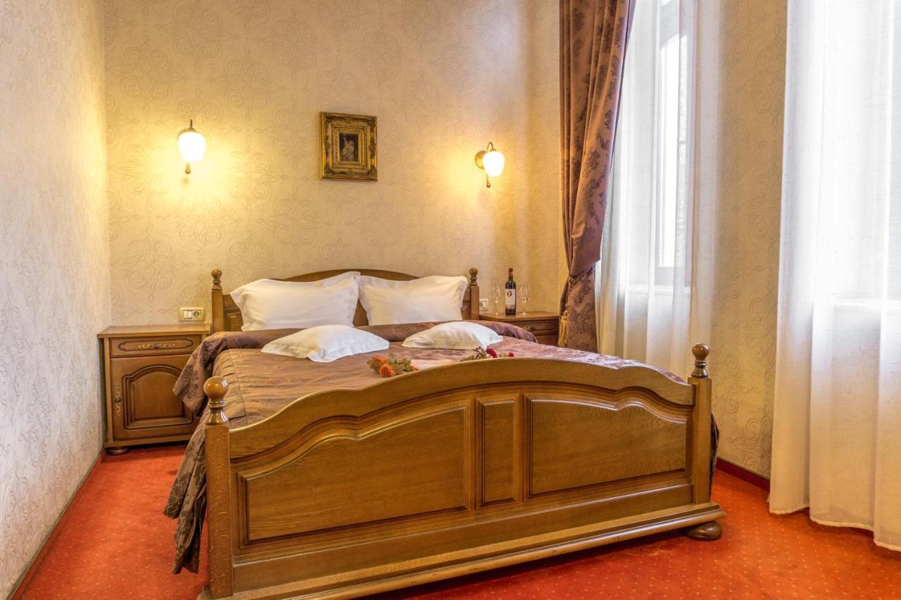 Hotel Ferdinand ฮาเซก ภายนอก รูปภาพ