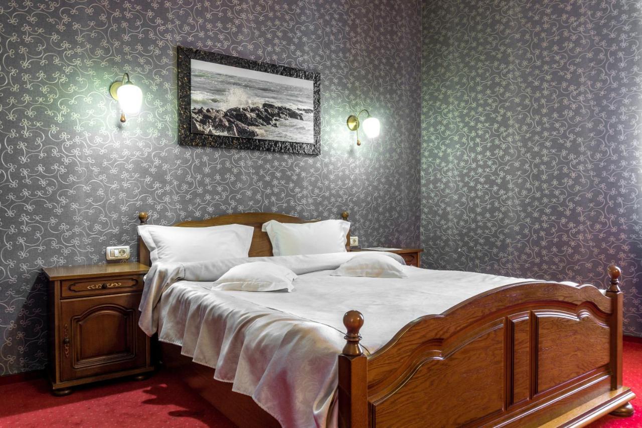 Hotel Ferdinand ฮาเซก ภายนอก รูปภาพ
