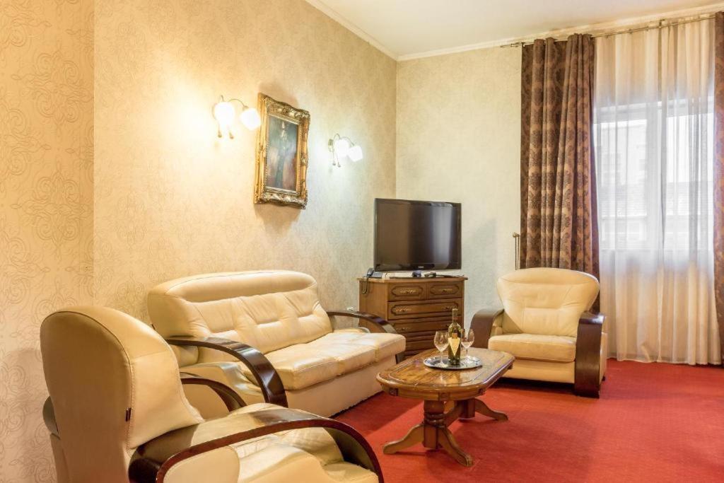 Hotel Ferdinand ฮาเซก ภายนอก รูปภาพ
